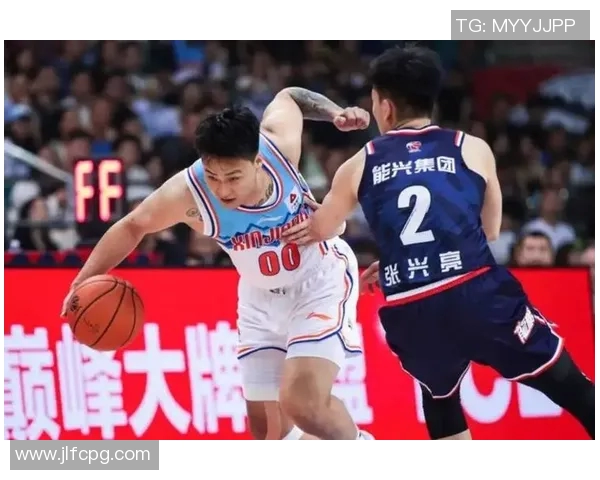 赵睿领衔新一季篮球赛场展现实力与风采引发球迷热烈关注与期待 赵睿领衔新一季篮球赛场展现实力与风采引发球迷热烈关注与期待