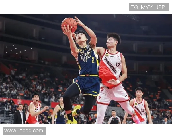 CBA精彩回放广东队对阵福建队的激烈比赛瞬间与精彩时刻分析