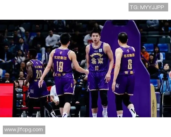 北控与同曦对决分析关键球员表现及战术策略全面解读