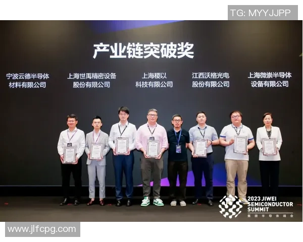 薛海峰:探索科技前沿与人文精神的交汇点 薛海峰:探索科技前沿与人文精神的交汇点