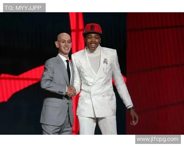 斯科蒂巴恩斯:新一代篮球天才的崛起与未来展望 斯科蒂巴恩斯:新一代篮球天才的崛起与未来展望