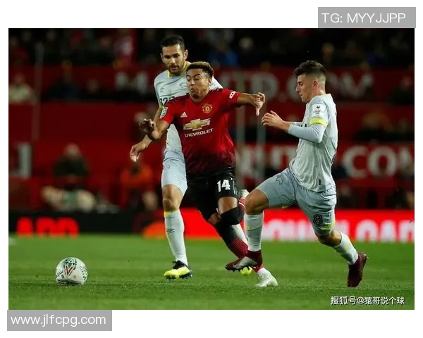 英超联赛暂停：各支球队紧急备战，球迷热切期待比赛重启